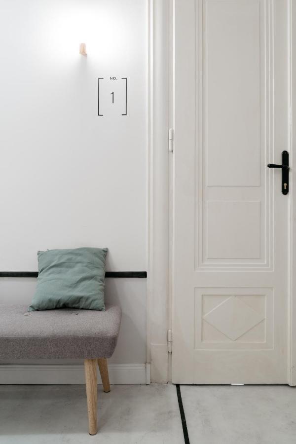 Gellerico Apartments Deak Square Budapest Bagian luar foto