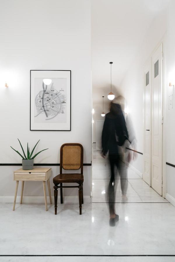 Gellerico Apartments Deak Square Budapest Bagian luar foto