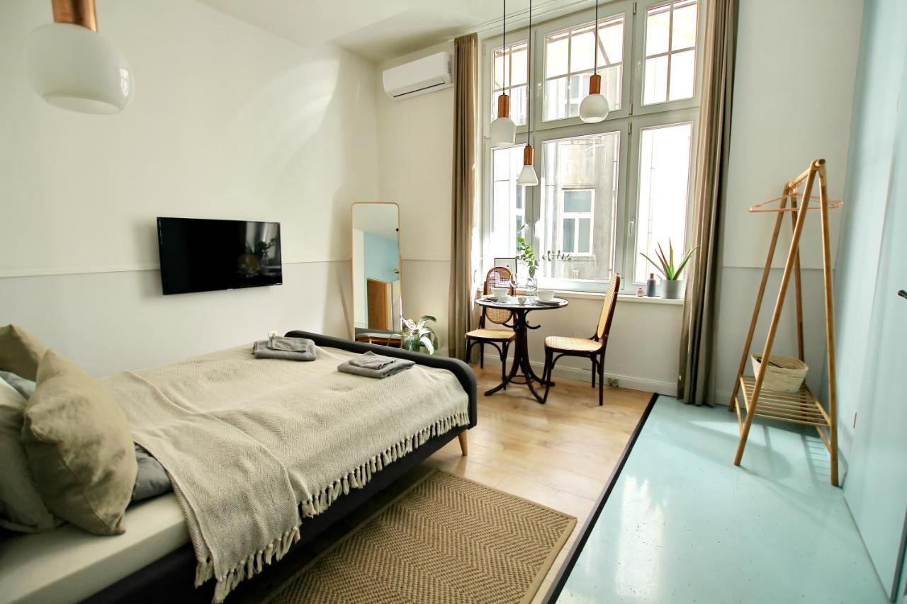 Gellerico Apartments Deak Square Budapest Bagian luar foto